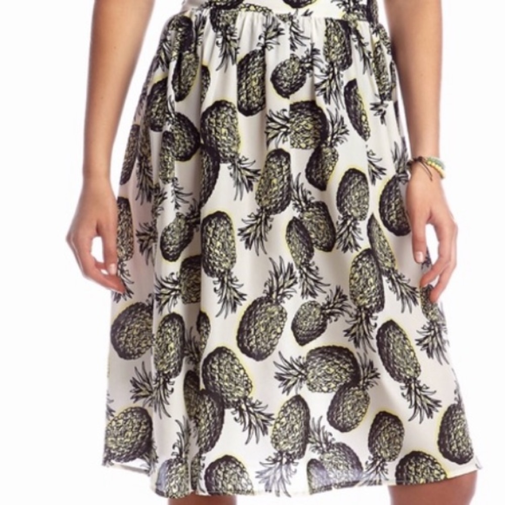 Living Doll Pineapple Print Skirt โค๏ธ